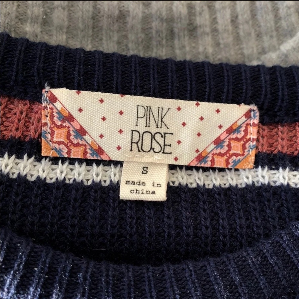 Sweater - Picture 4 of 4
